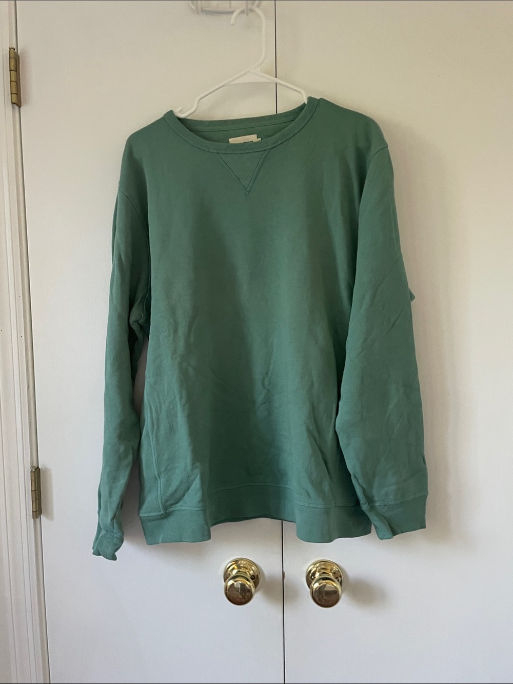 Taylor Stitch Crewneck Sweater in Sage Green